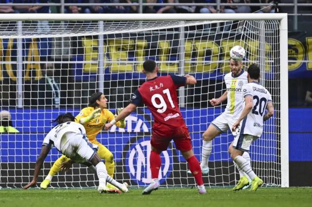 1744499257875092446.jpg 开云-【意甲】阿瑙+劳塔罗破门,国际米兰3比1卡利亚里