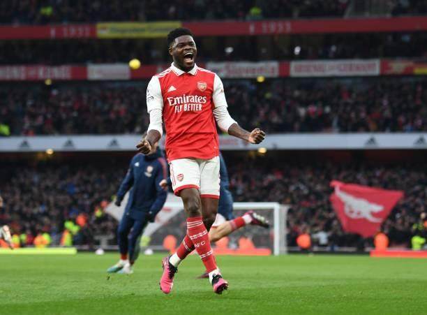 1677980417747037607.jpg 开云娱乐-让2追3!塔帅换人扭转战局,枪手一战打出冠军气质