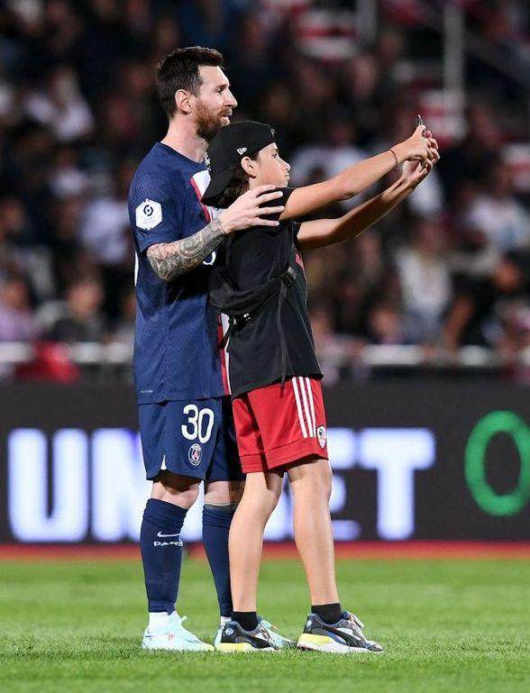 1666394366044017482.jpg 开云官网-【法甲】梅西姆巴佩相互传射3球 巴黎客场3比0胜