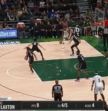 1665637795189057870.gif 开云在线-进攻做轴单防字母!西蒙斯开启理想模式激活篮网