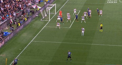 1651447808490068465.gif 开云在线-【早报】意甲争冠如火如荼,英超争四悬念又起!