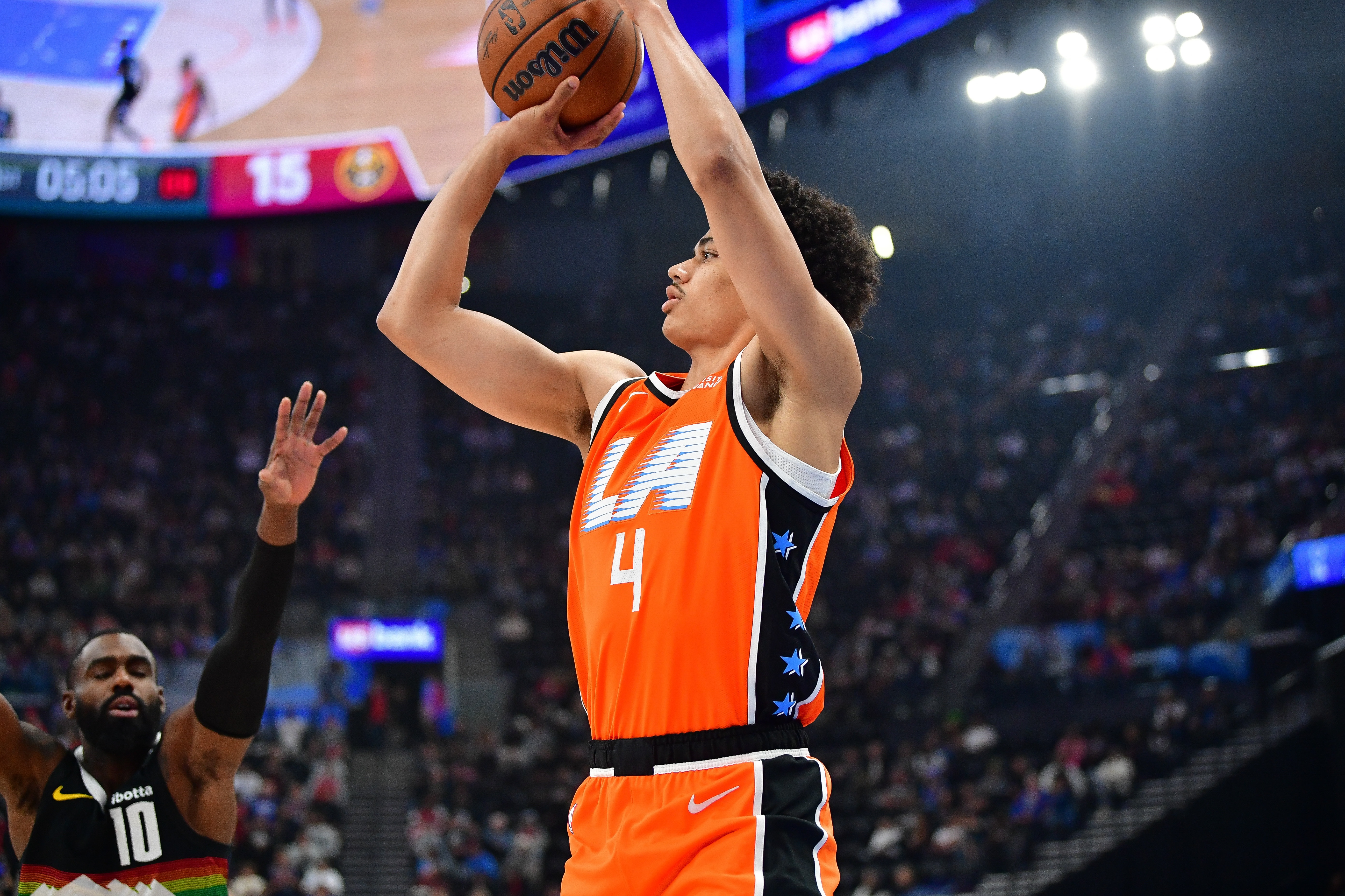 船记:快船目前优先项是摆脱保罗合同 转正科比·桑德斯!